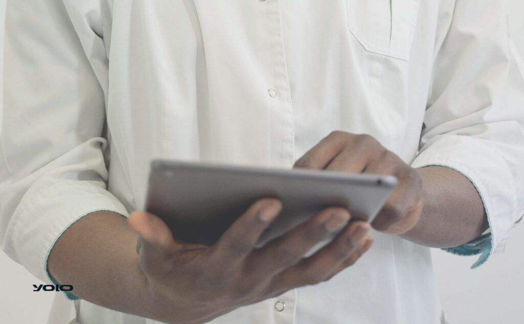 كيف يتم استخدام الذكاء الاصطناعي في تحليل بيانات المرضى لنتائج استباقية؟