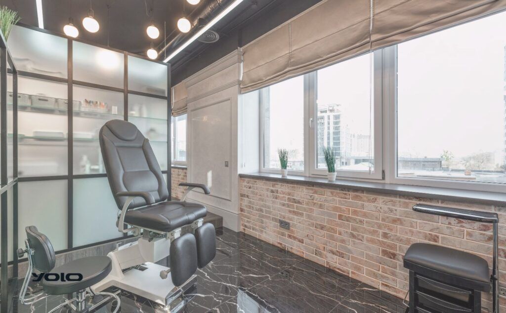 لماذا يعتبر نظام Yolo أفضل نظام عيادات معتمد من هيئة الصحة بدبي؟